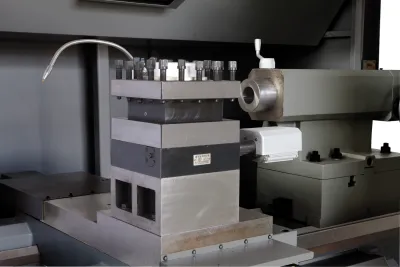 Фото JET JCT-40 CNC токарный станок с ЧПУ Siemens 828D (Fanuc 0i) в интернет-магазине ToolHaus.ru